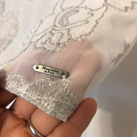 A&F Sheer White Silver Metallic Floral Top XS Extra Small - Picture 5 of 9